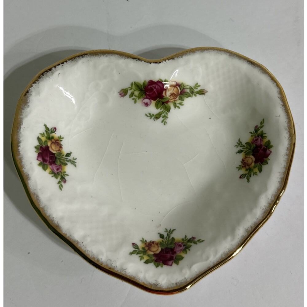 Old Country Roses Royal Albert Heart Shaped Dish Bone China